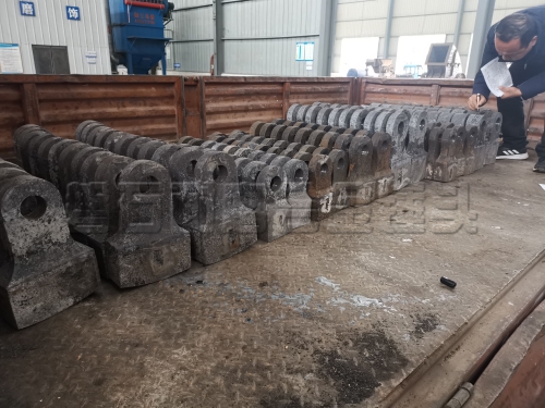 破碎機錘頭有必要使用原廠的嗎？還是訂耐磨錘頭更好?